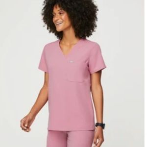 Figs scrub set chalk pink size small